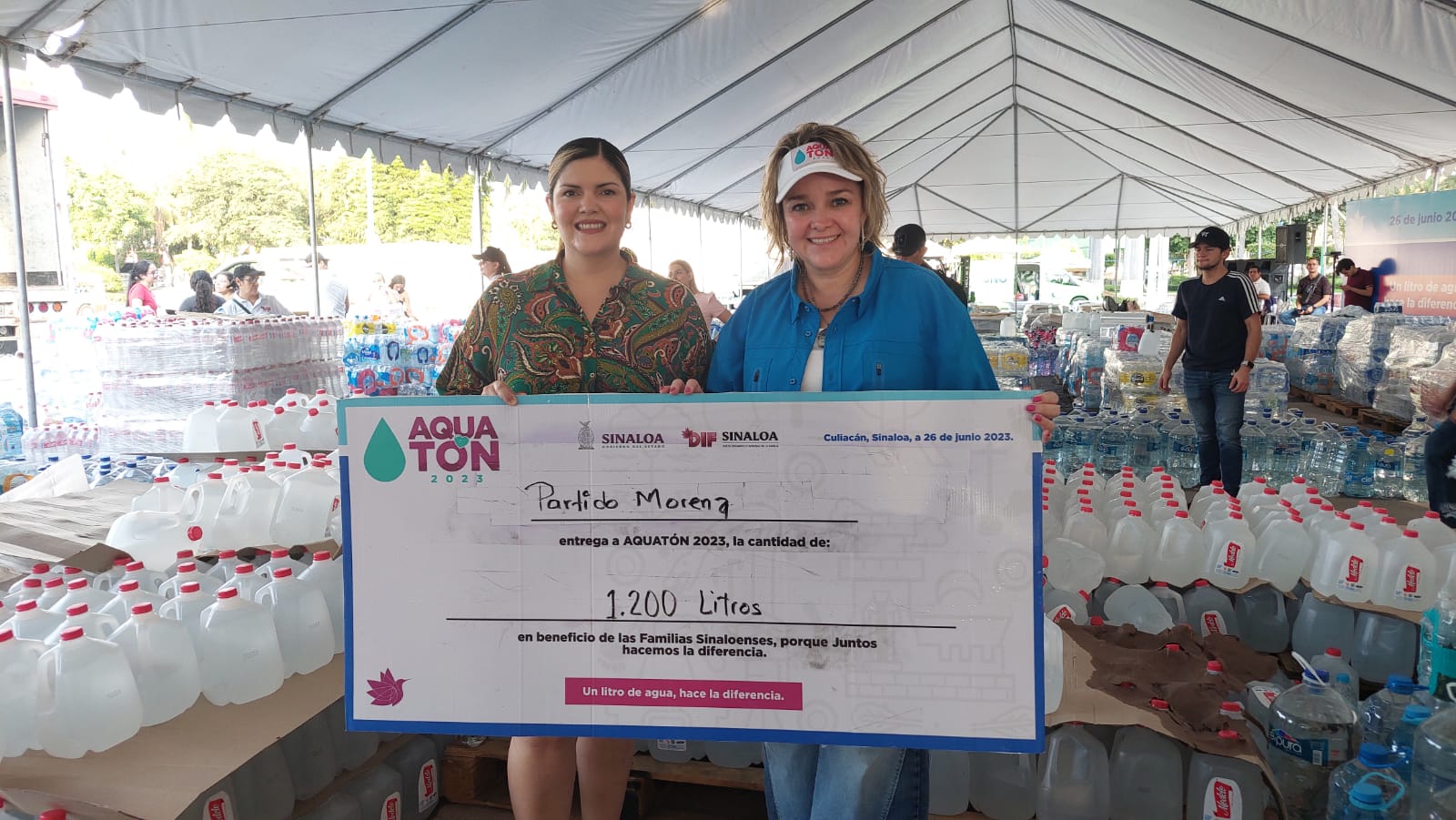 Merary Villegas Sánchez acudió personalmente a dejar su donativo.