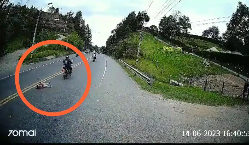 Niña de 5 años sobrevive tras ser arrollada dos veces por motociclistas en Colombia