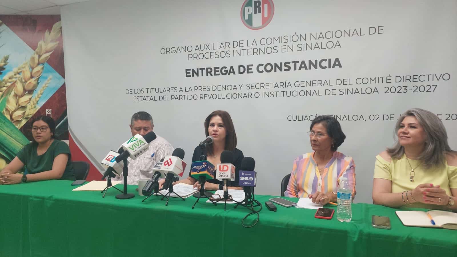 Evento de entrega de constancia del Órgano Auxiliar de la Comisión Nacional de Procesos Internos en Sinaloa del PRI