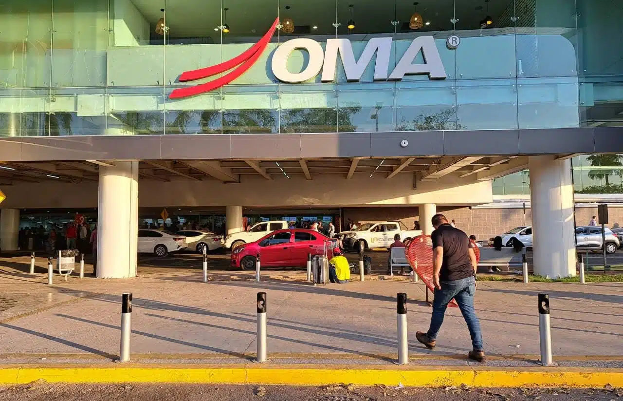 Ofrece Volaris cambio de vuelos ante cierre del Aeropuerto de Culiacán; ¡te decimos cómo hacerle!