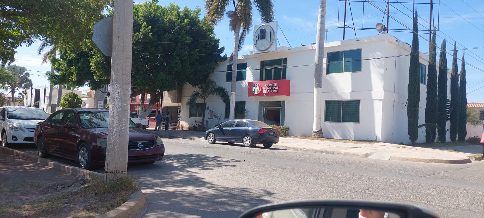 Líder priista opina sobre decisión tomada de Llly Tellez