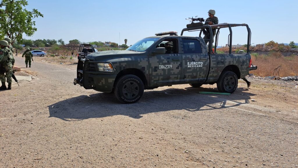 Patrulla del Ejército Mexicano arribó al lugar del hallazgo de un cuerpo sin vida en Prados del Sur Culiacán