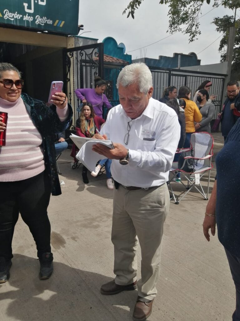 Escuela de Los Mochis trabaja bajo protesta