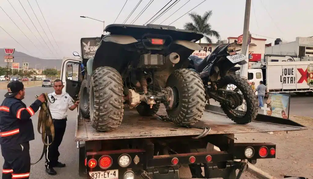 Quitan motocicletas en Culiacán