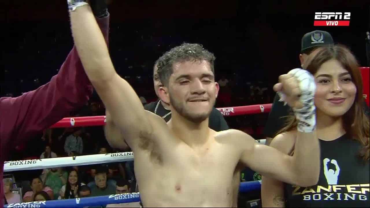 Raúl “Tocherito” Rubio mejoró su récord profesional a 17 triunfos, 2 reveses y 7 nocauts