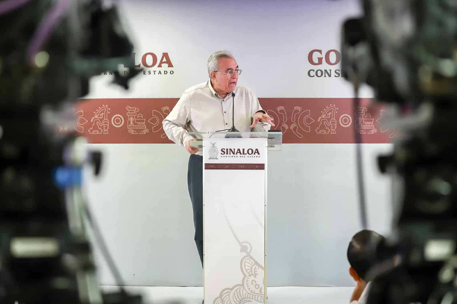 Gobernador Rubén Rocha Moya durante la conferencia semanera este lunes 19 de junio