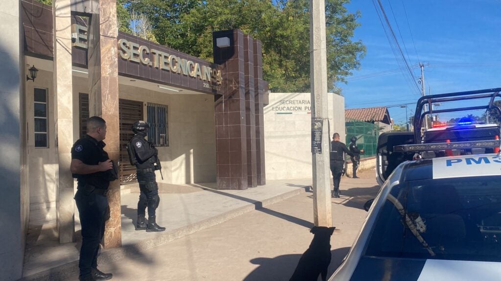 Suspensión de clases en la ETI 94 Los Mochis