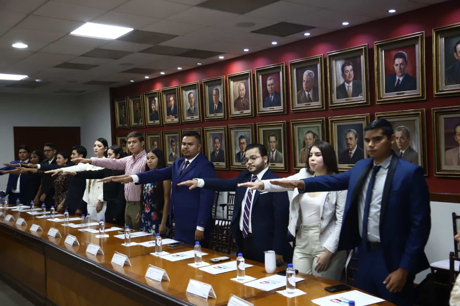 Toma de protesta del Consejo Directivo del ISJU