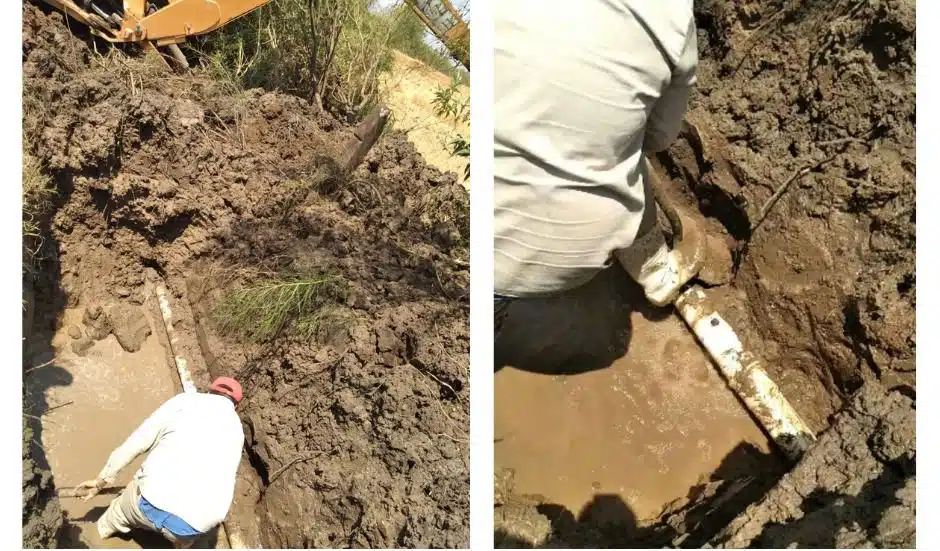 Empleado de Japama repara una tubería de agua potable en una comunidad de Ahome