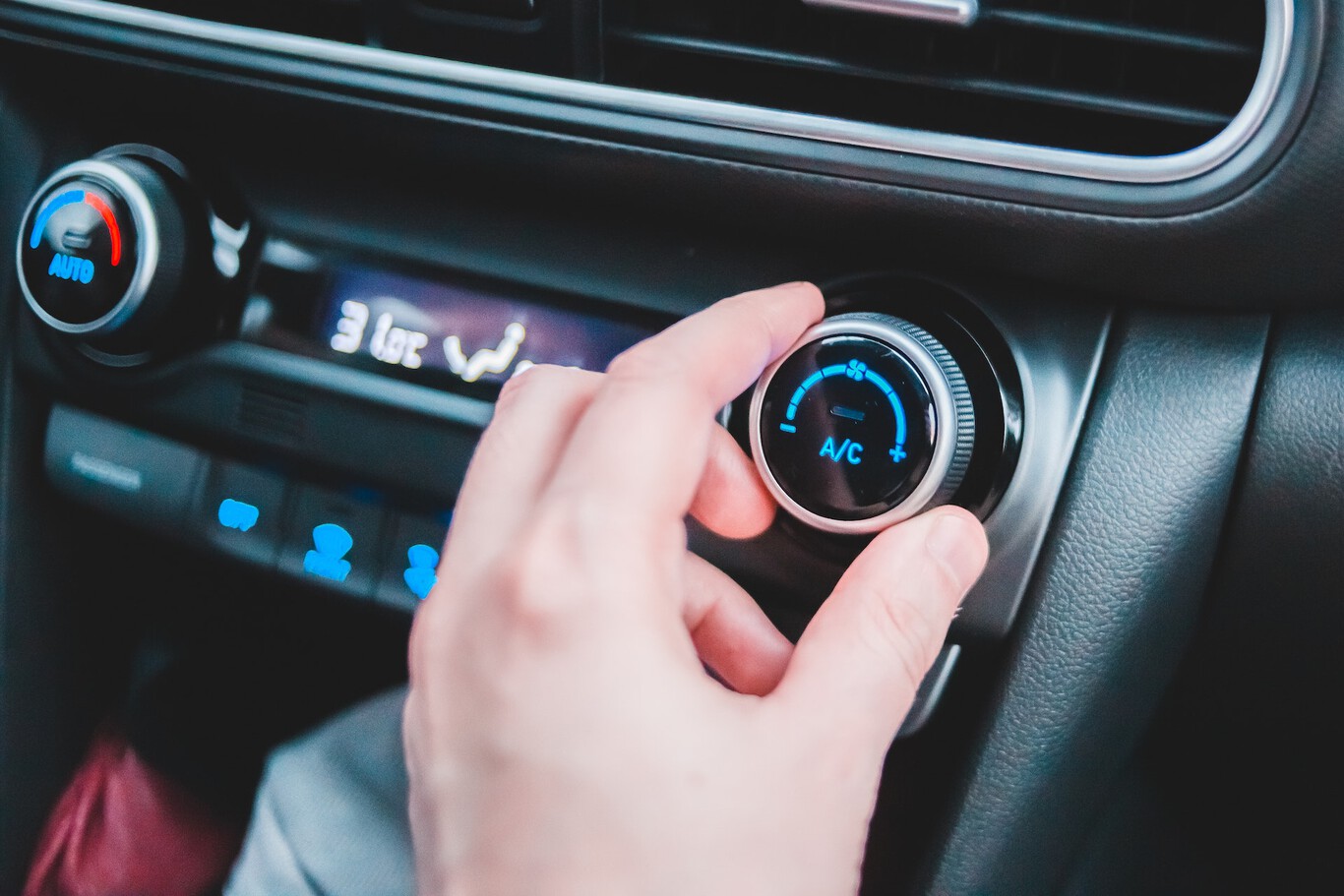 Denuncian cobro extra de Uber por traer prendido aire acondicionado tras ola de calor