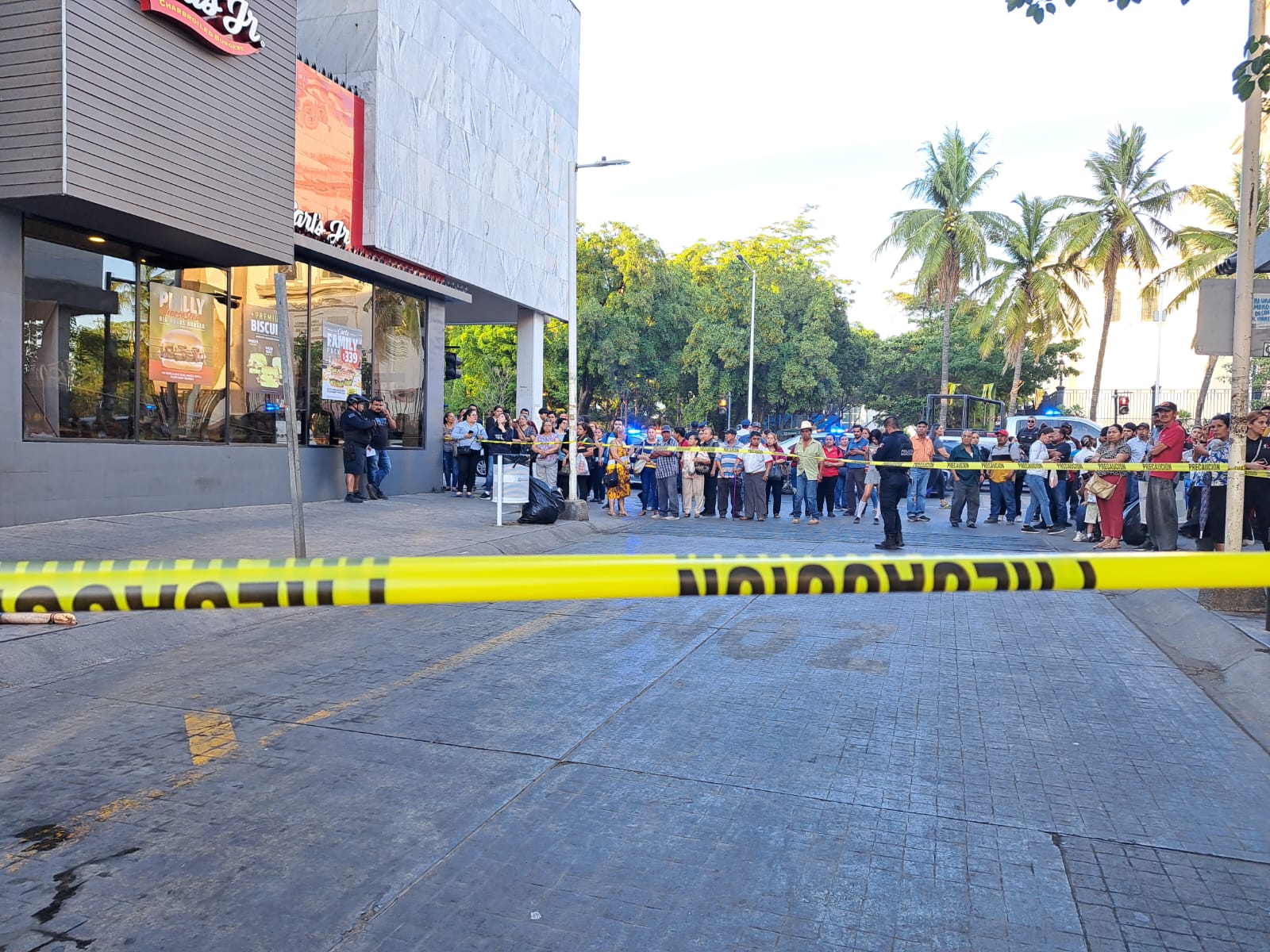 Muere mujer cuando iba a subirse a camión de la ruta Mirador, en el centro de Culiacán