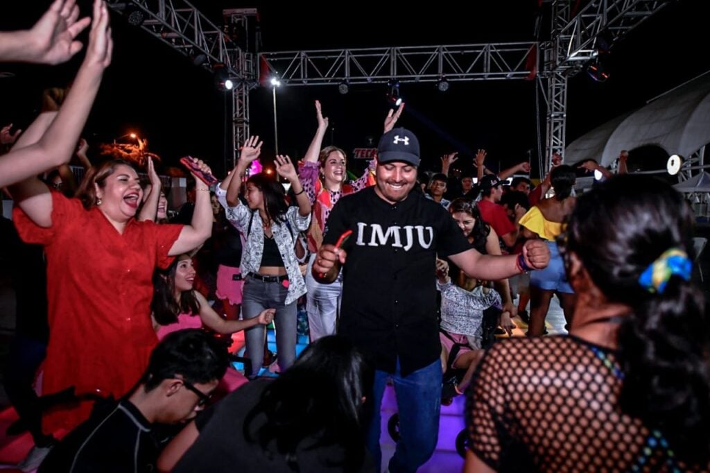 ¡Se armó la pachanga! Con fiesta playera, celebran Ayuntamiento e IMJU el Día del Estudiante