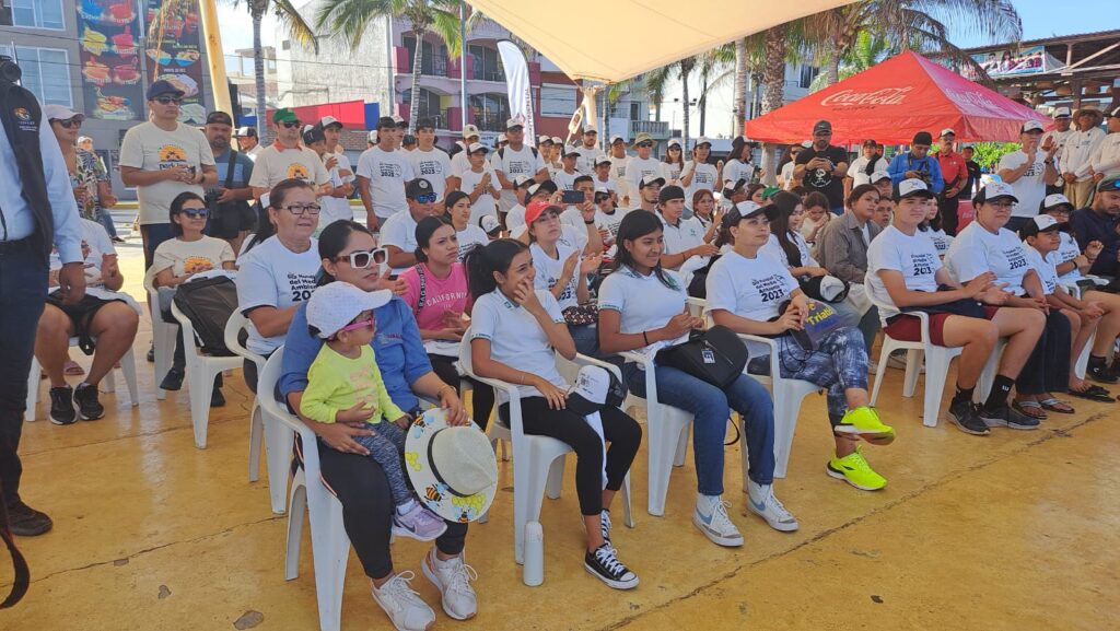 Hacen megalimpieza en zona de Playa Norte; participan más de 200 voluntarios