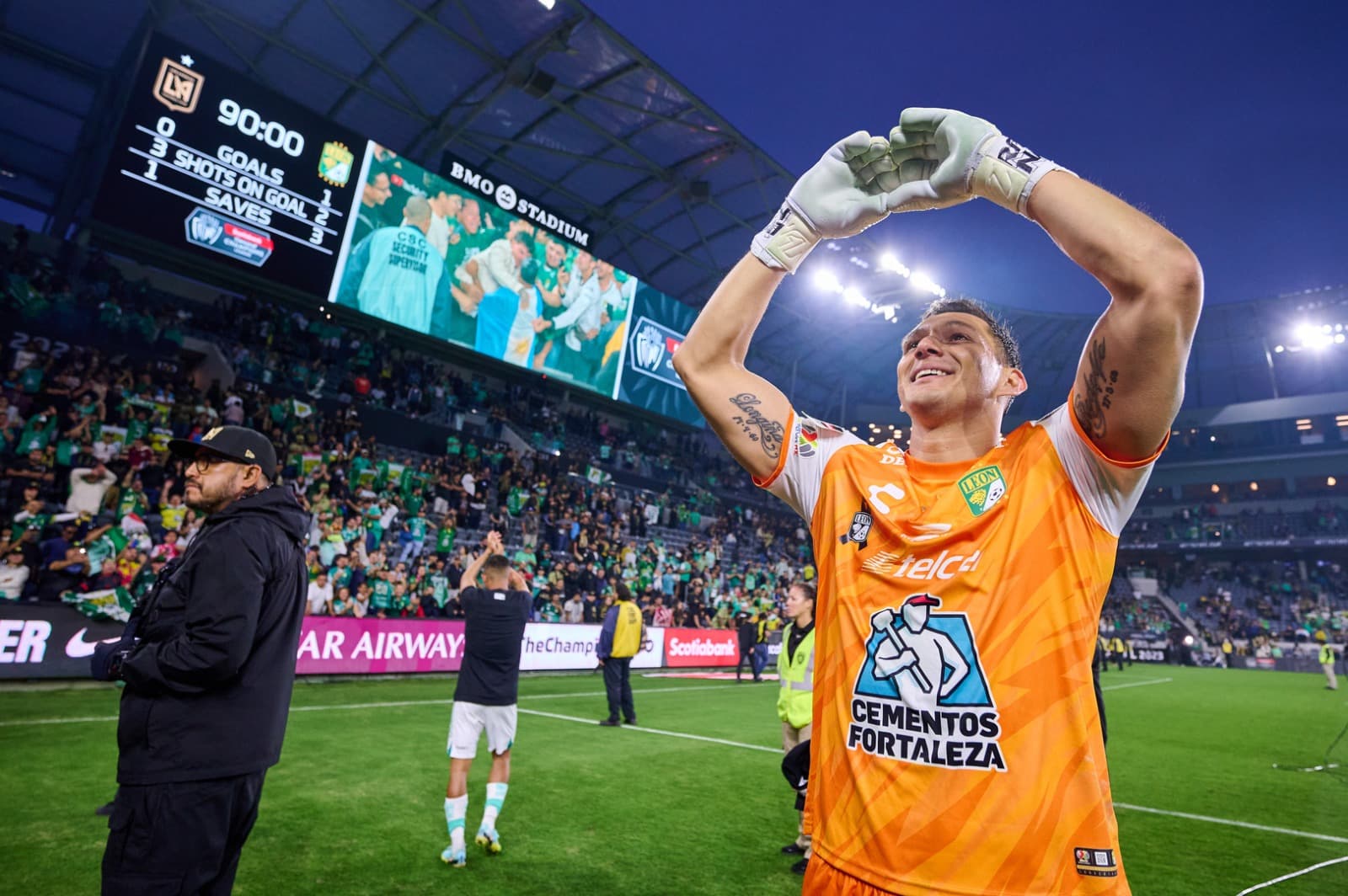 Cota Robles, de 35 años edad, puede presumir dos Liga MX (Chivas y León), tres Copa MX y una SuperCopa MX, además de los cinco títulos de la Concachampions League.