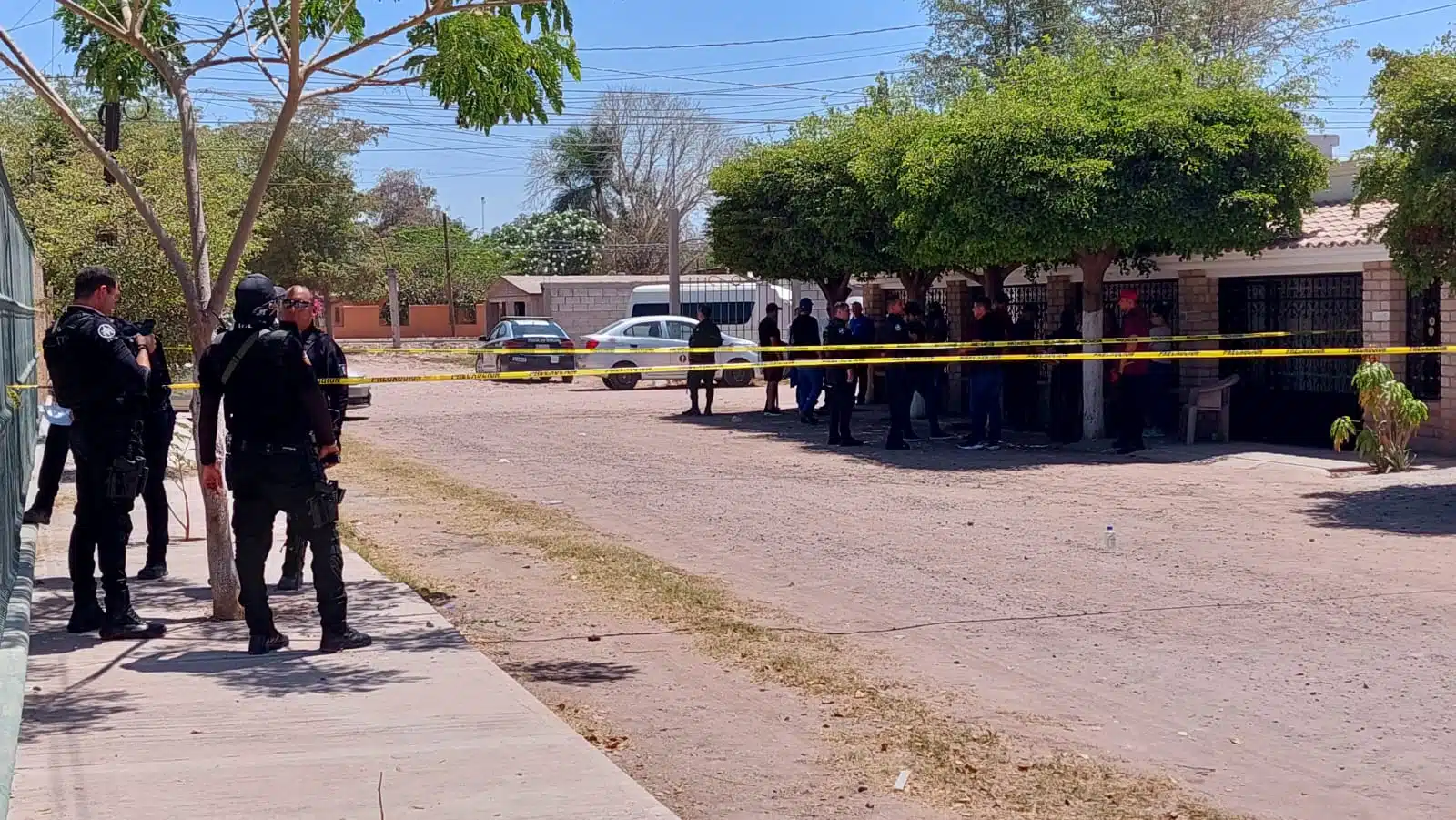 Fue a pocos metros de la iglesia católica cuando un sujeto intentó despojar de su moto a la ahora víctima, por lo que, al accionar el arma, el hombre quedó tirado.