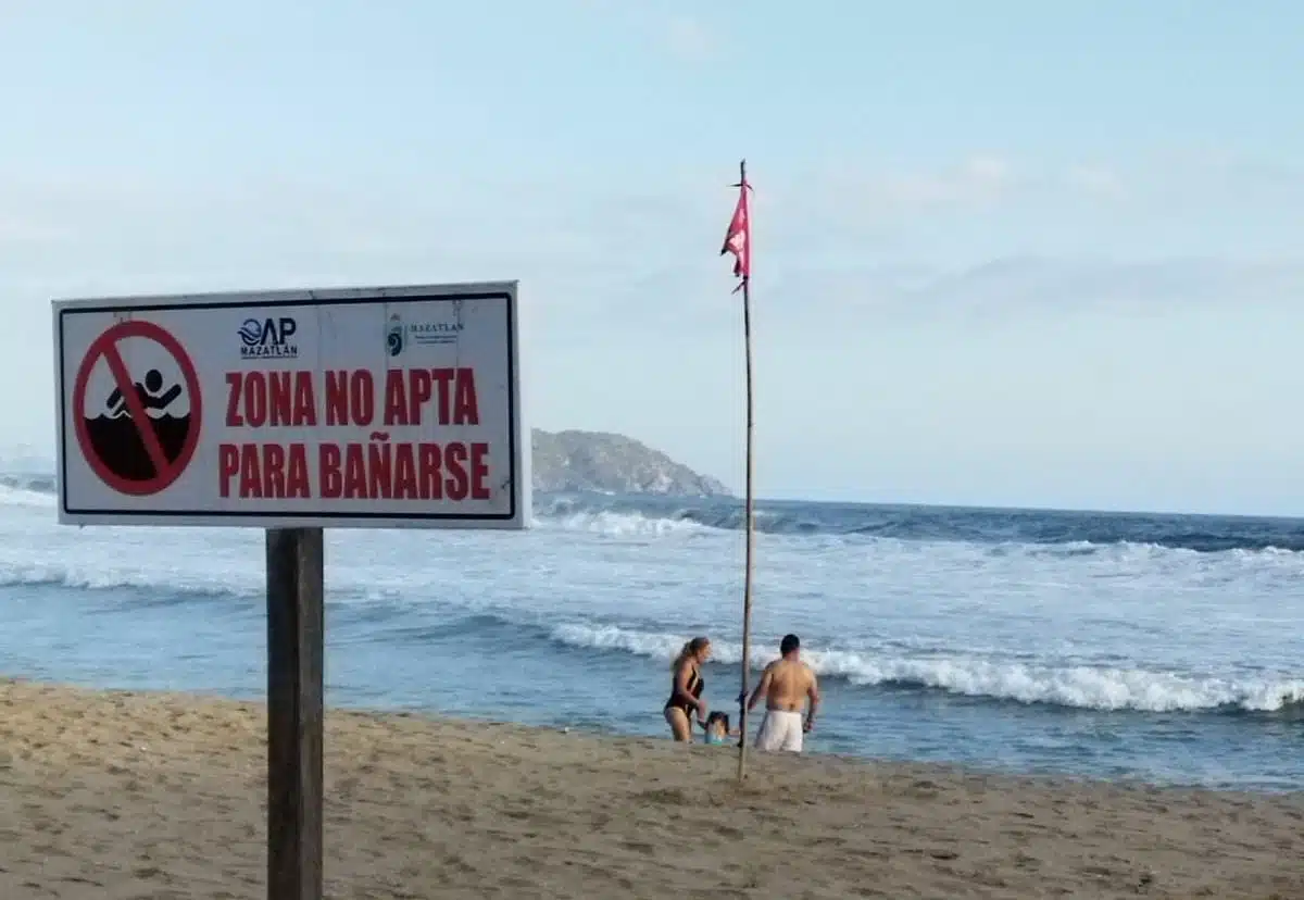 ¡Por mar de fondo! Restringen en Mazatlán actividades marinas y de playa hasta nuevo aviso