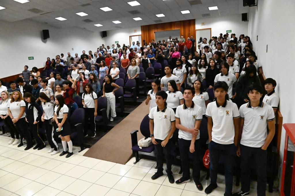 Durante las primeras trece ediciones la olimpiada fue organizada por el Instituto Nacional de Astrofísica Óptica y Electrónica (INAEO), y este año, por primera vez desde su fundación, en coordinación con la Universidad Autónoma de Sinaloa (UAS