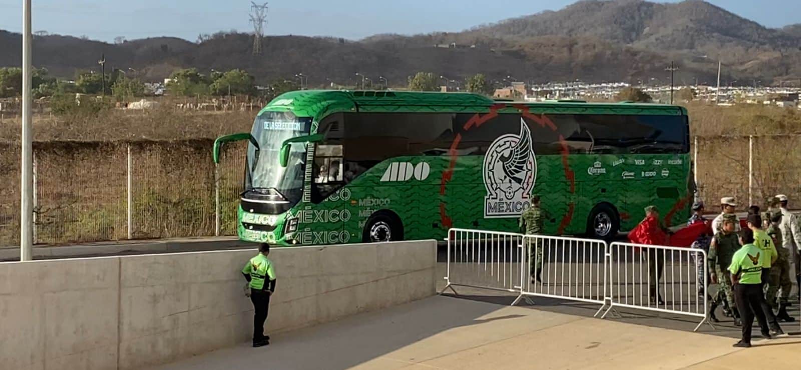 VIDEO: ¡El TRI ya está en el Kraken! Así llegó México al estadio en Mazatlán