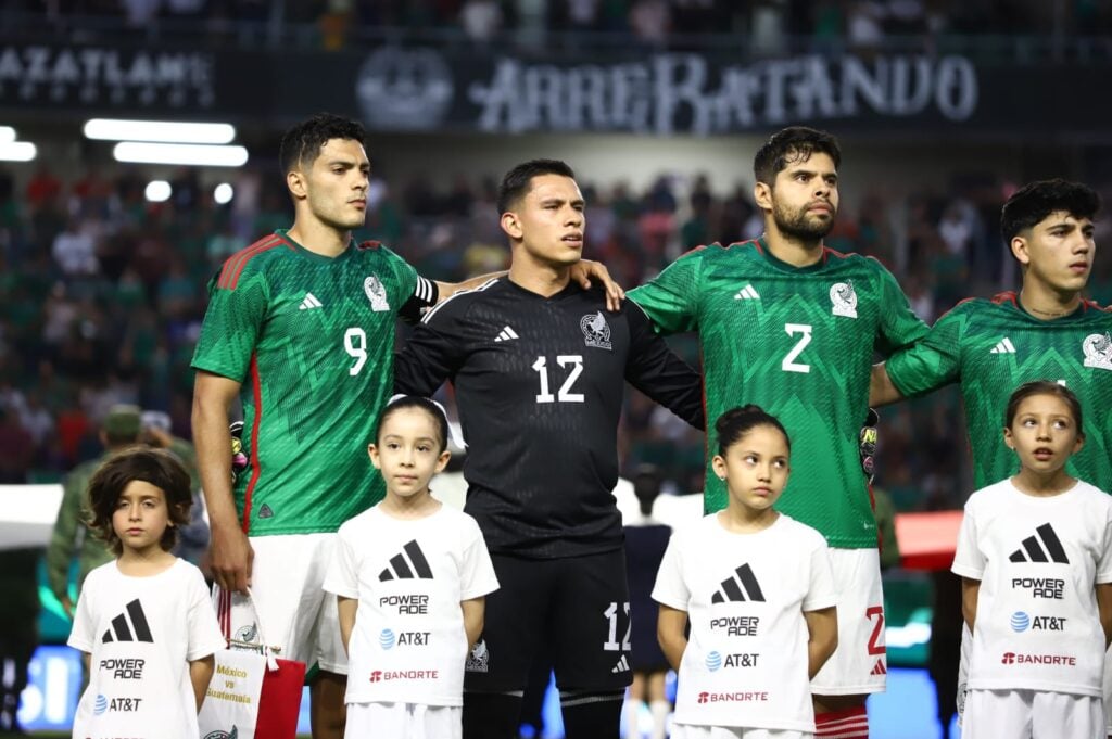 VIDEO: Y retiemble en sus centro la tierra…así sonó el himno de México en Mazatlán