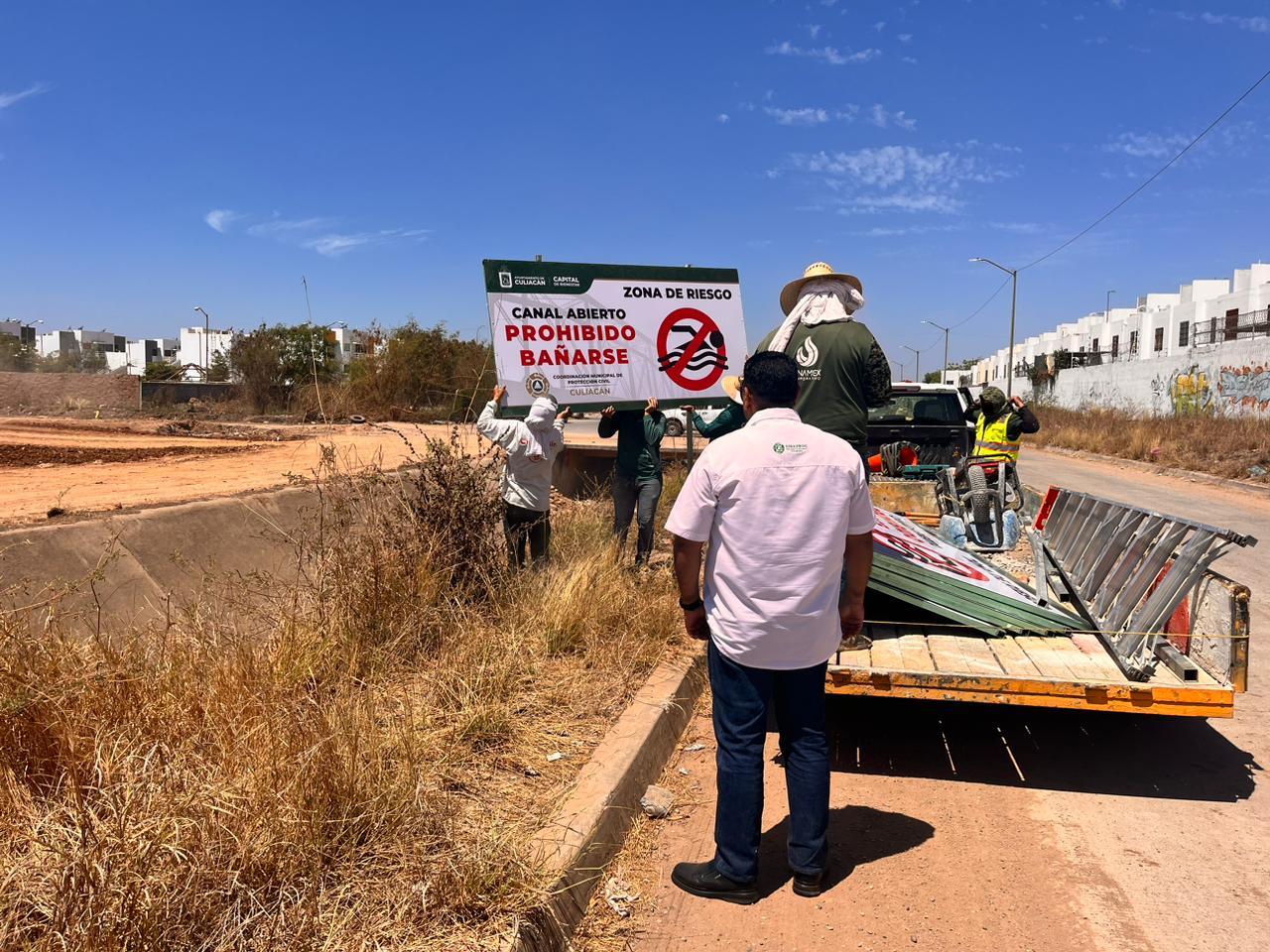 Hay alto riesgo en canales y los arroyos de Culiacán; Protección Civil coloca letreros preventivos