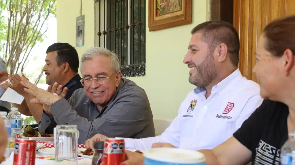 Rocha Moya y José Paz López dan banderazo de obra carretera en Badiraguato