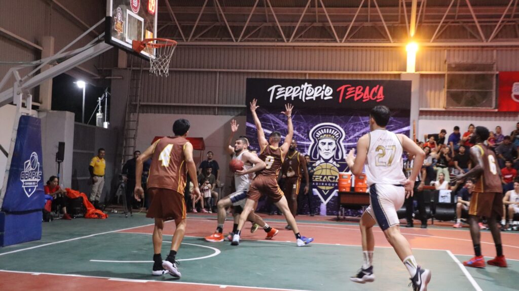 Tebacas de Badiraguato exhibe su buen baloncesto en casa, obtiene el triunfo