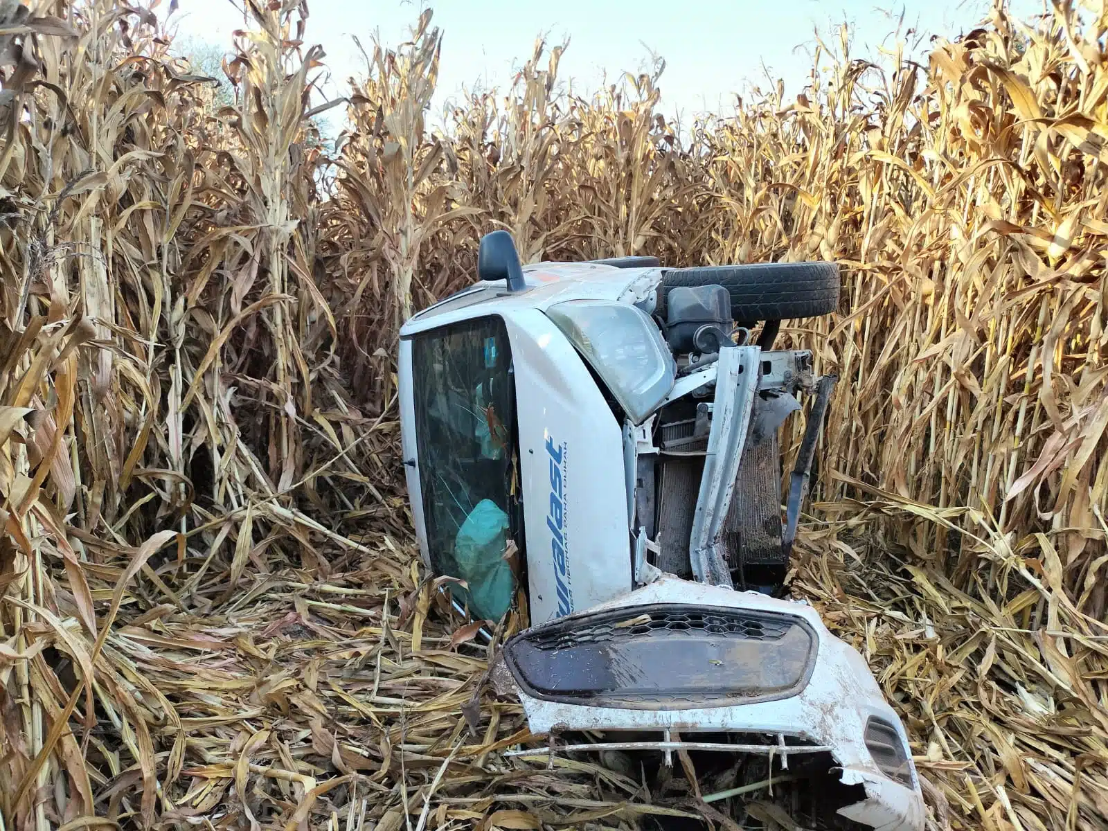 Video: ¡Se salvó de milagro! Fernando sufre aparatosa volcadura y queda lesionado en Guasave