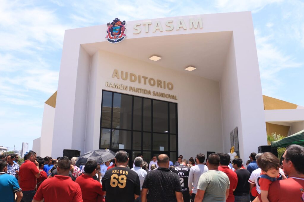 A esta inauguración del STASAm asistieron diferentes funcionarios públicos