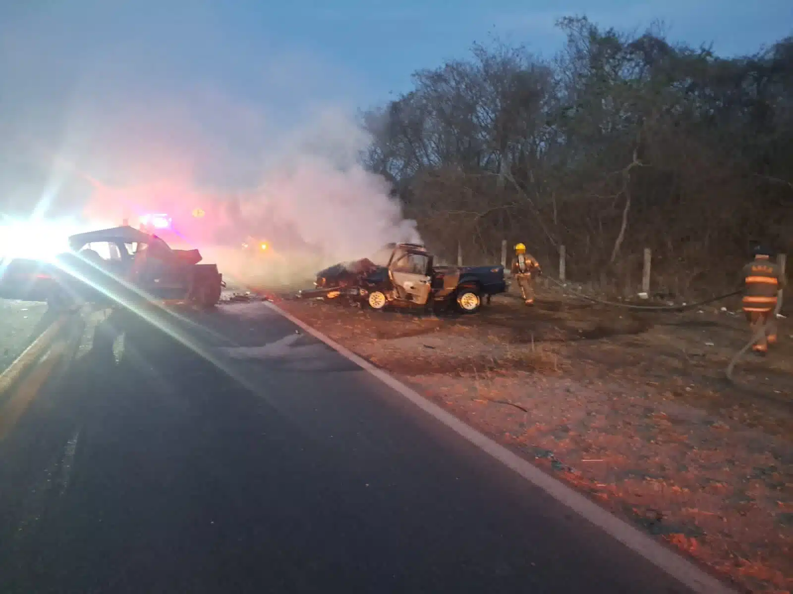 Encontronazo deja un muerto y tres heridos por la México 15, al sur de Mazatlán