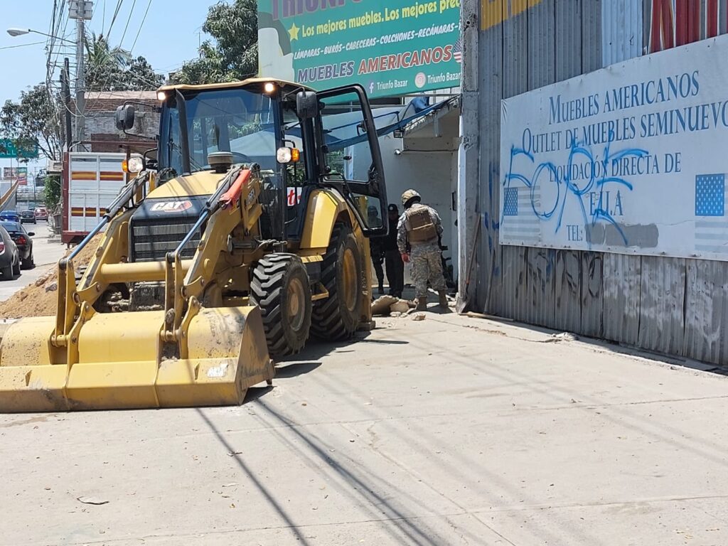 Detectan tres mangueras conectadas a ducto de Pemex en local comercial de Mazatlán