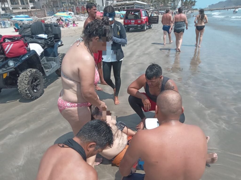 ¡Gritaban pidiendo auxilio! Rescatan de morir ahogadas seis personas en Mazatlán