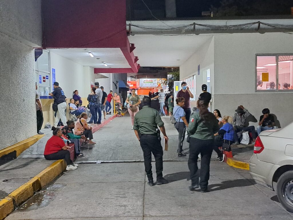 Menor muere en hospital de Culiacán: Chocó en moto contra un camión de carga, en Alturas del Sur