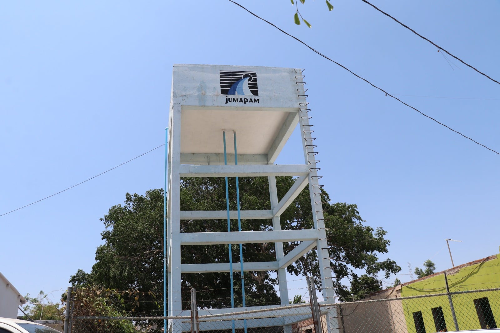 Jumapam y comisario de El Recreo organizan reparto de agua en pipas