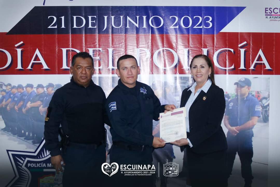 Entregan estímulos y reconocimientos por el Día del Policía en Escuinapa
