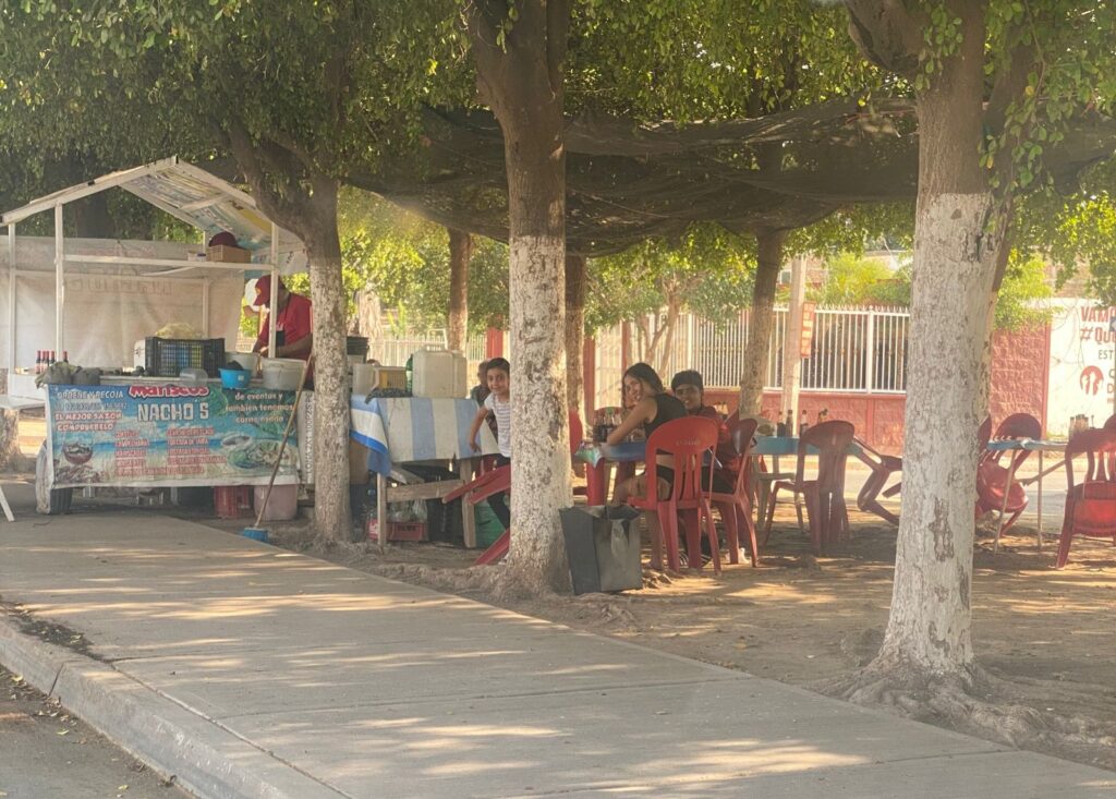 En Guasave, la mayoría de puestos de comida son informales