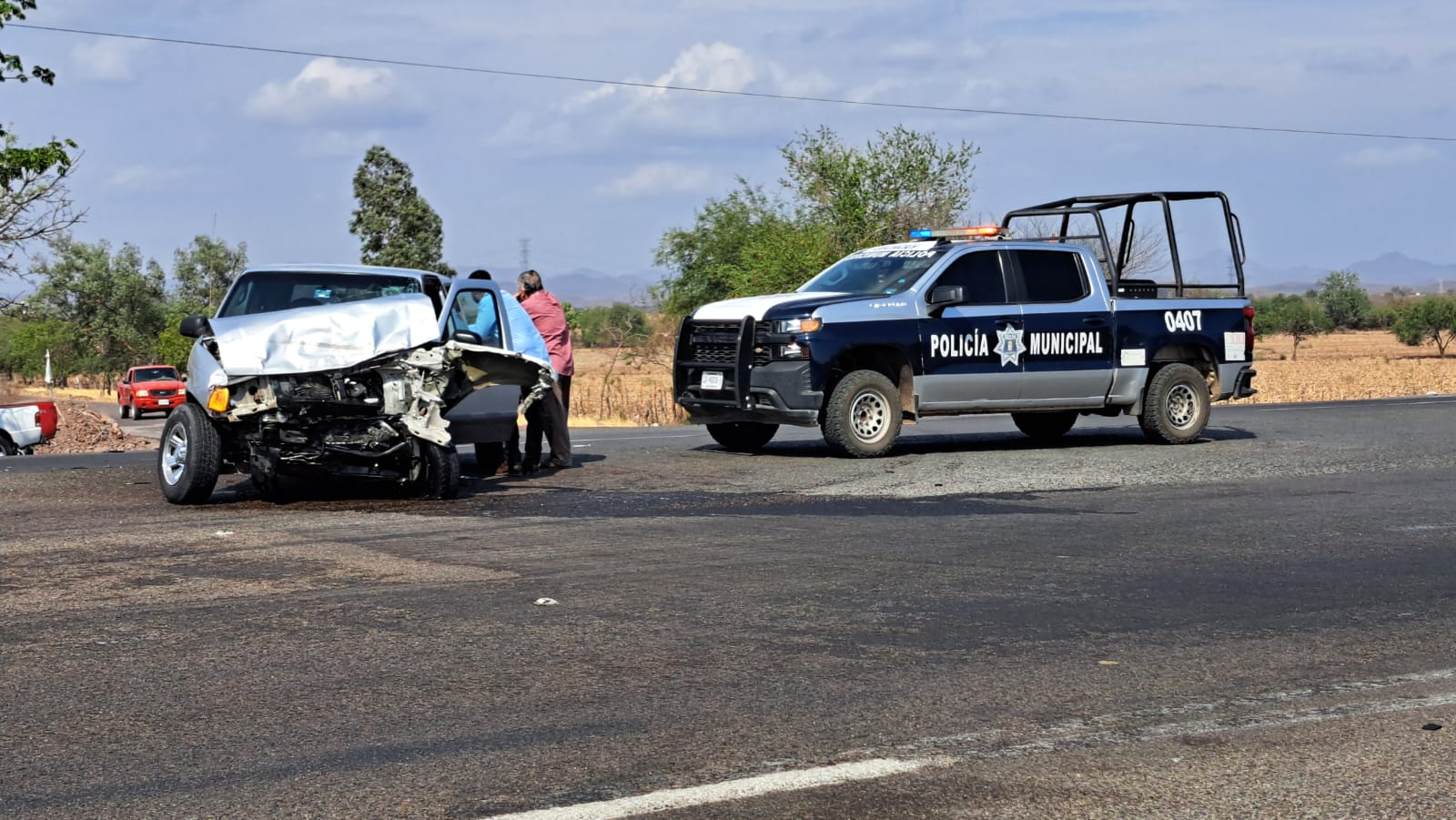 choque de dos camionetas sobre la carretera libre Culiacán-Mazatlán