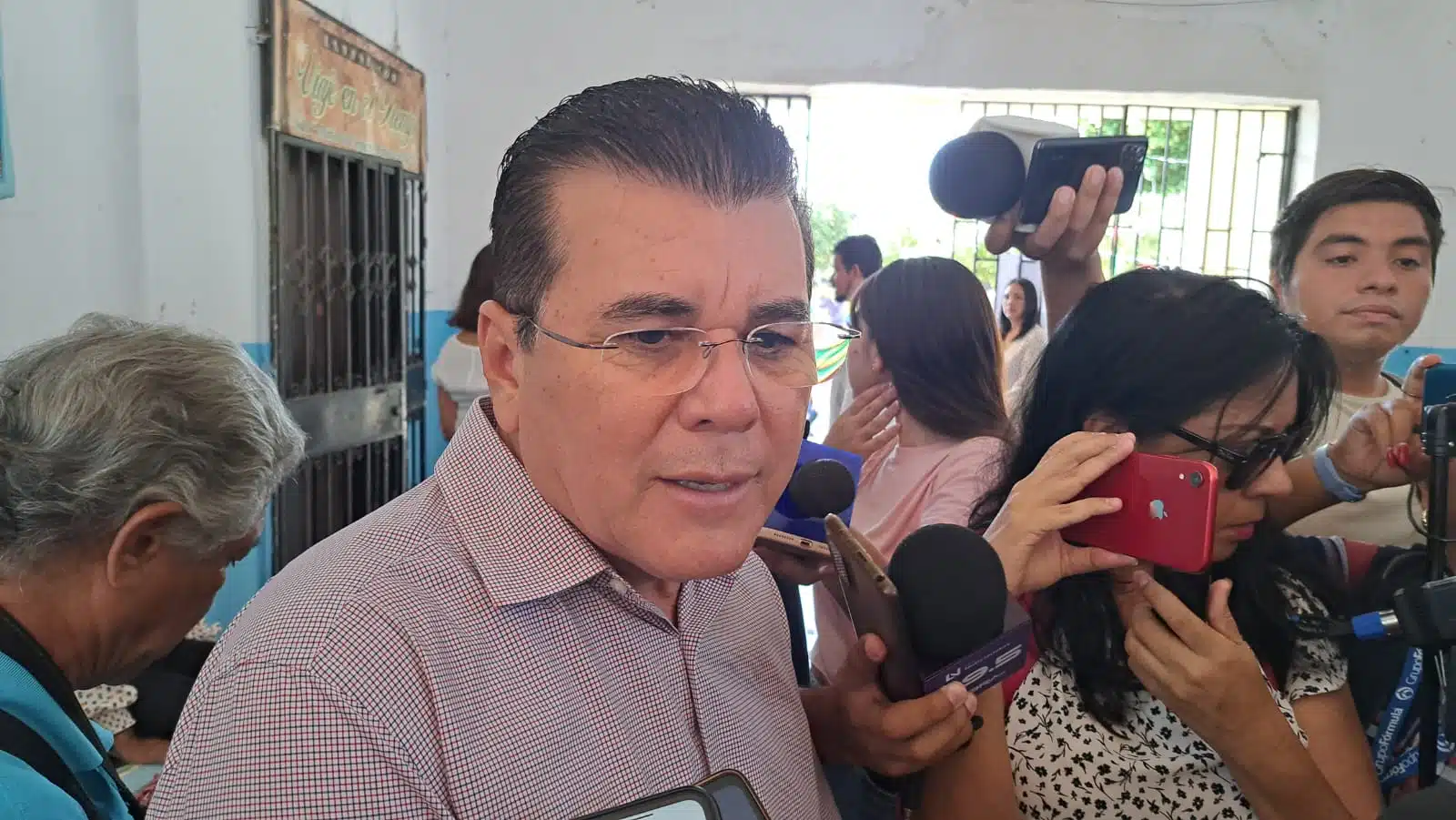 Alcalde de Mazatlán Édgar González Zatarain