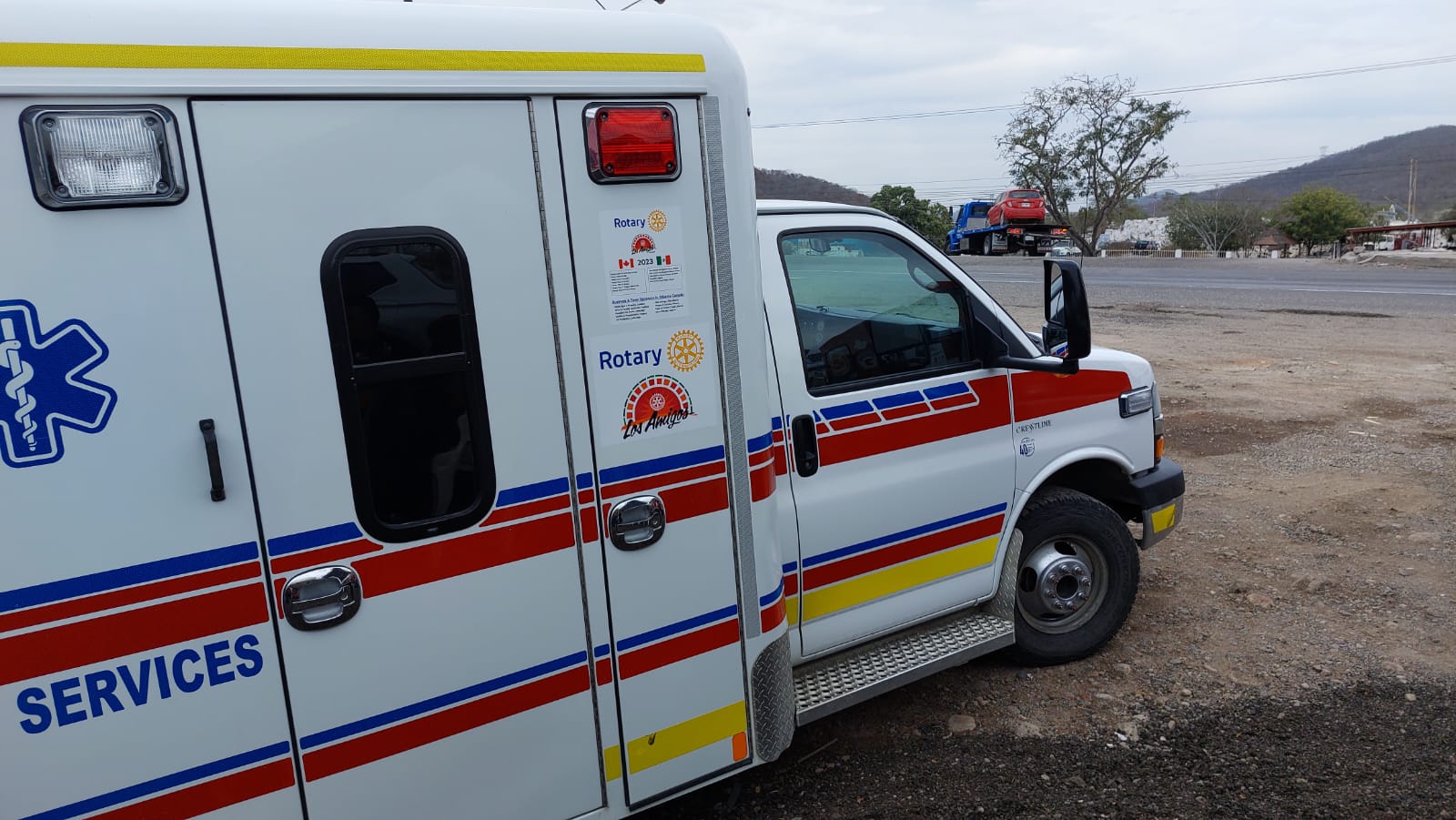Veteranos equipan ambulancias para poder atender partos neonatales en el momento