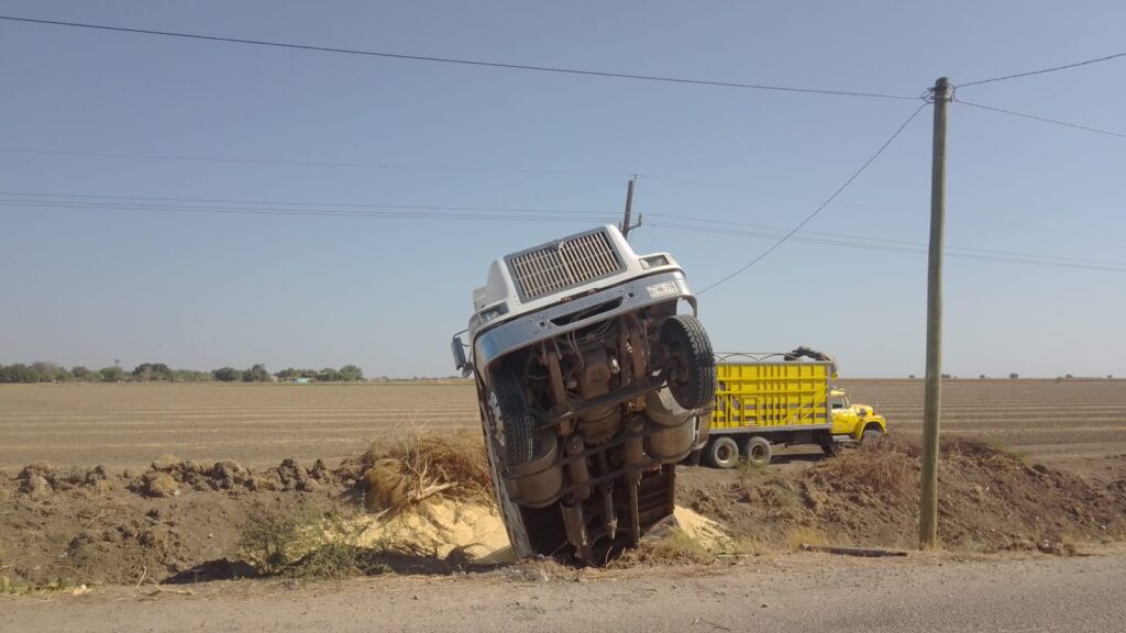 Accidente camión de maíz Guasave