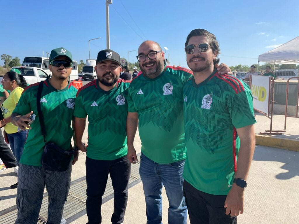 Afición México-Guatemala