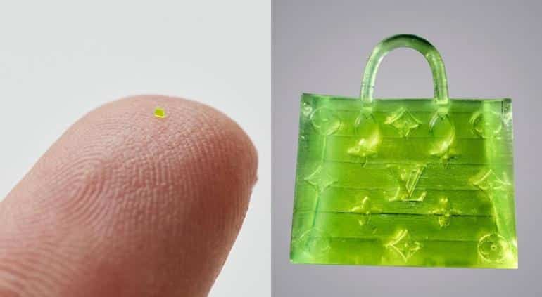 De acuerdo con los detalles, el bolso mide 657 por 222 y por 700 micrómetros,