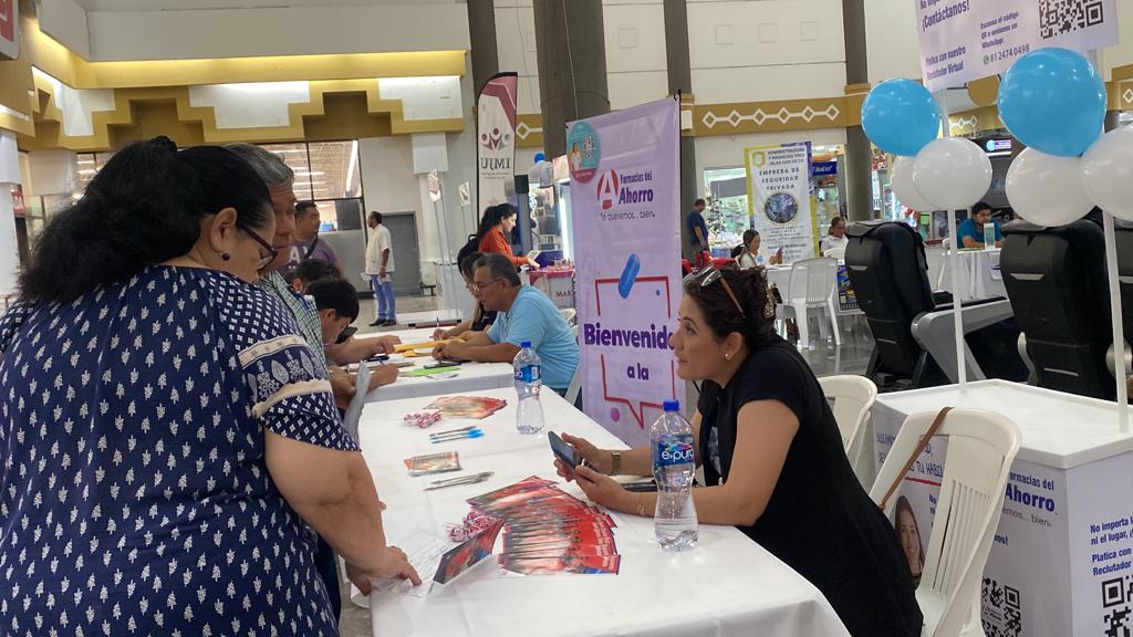 Interesados en conseguir trabajo asisten a la jornada “EmpléaT” en Mazatlán