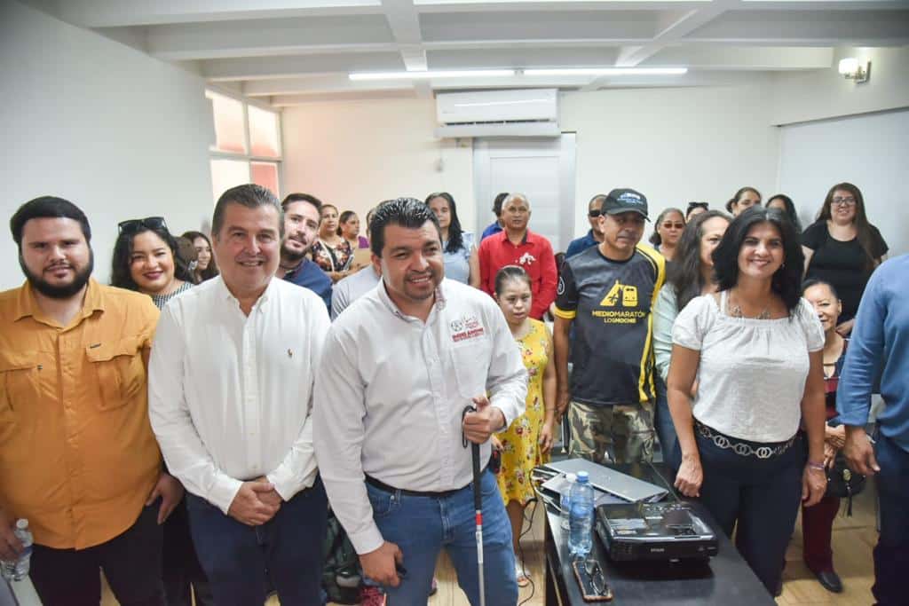 IMDIS realiza curso para que personas con discapacidad visual emprendan su negocio en Ahome