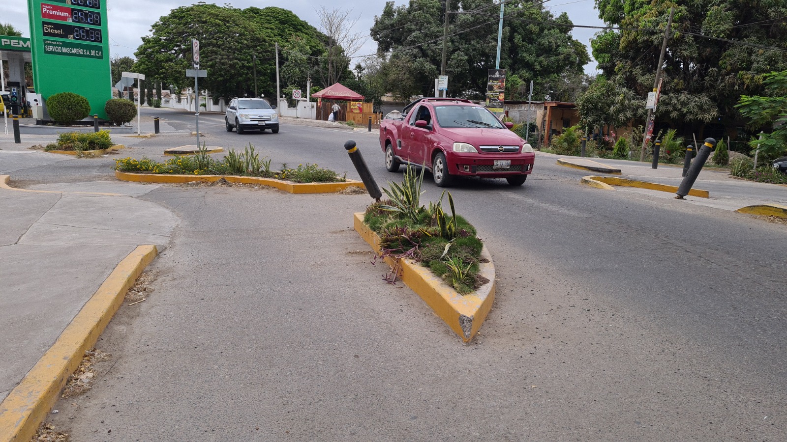 Reordenamiento vial de un crucero es causa de accidentes en Angostura
