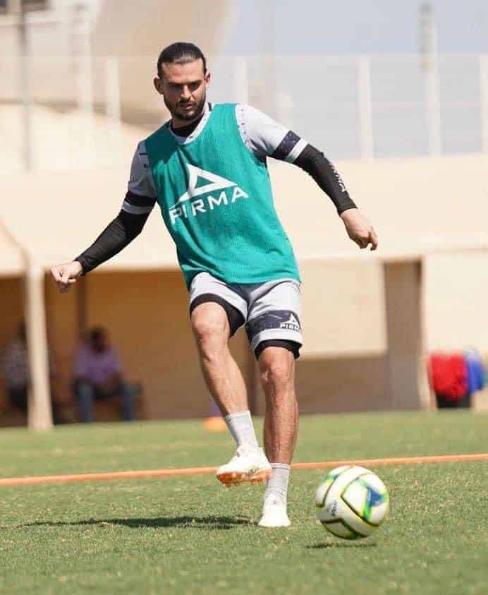 Nicolás Benedetti durante un entrenamiento en el campo