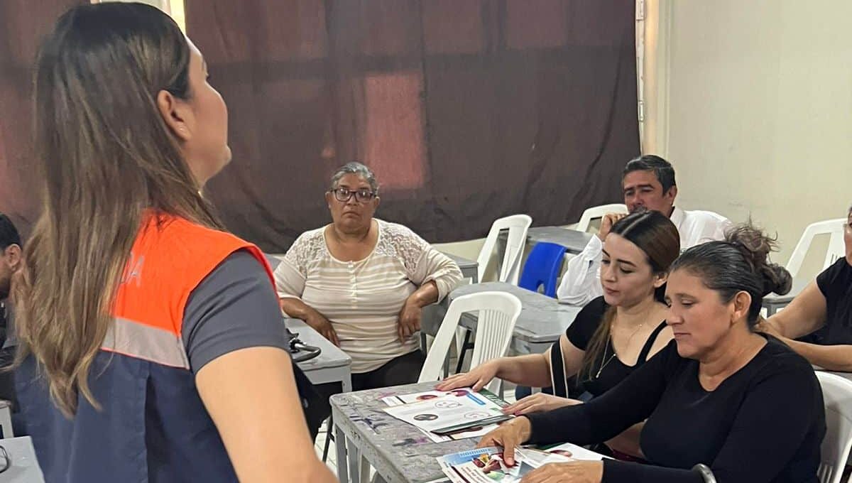 Inspectores de la Comisión Estatal para la Protección contra Riesgos Sanitarios les cayeron a vendedores de comida en la sindicatura de Benito Juárez, Guasave