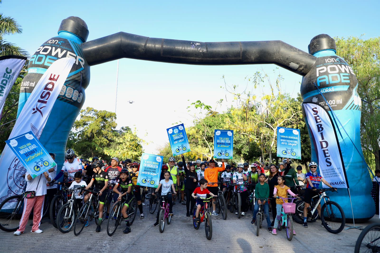 Ciclistas culiacanenses participan en la Rodada Sinaloa 2023