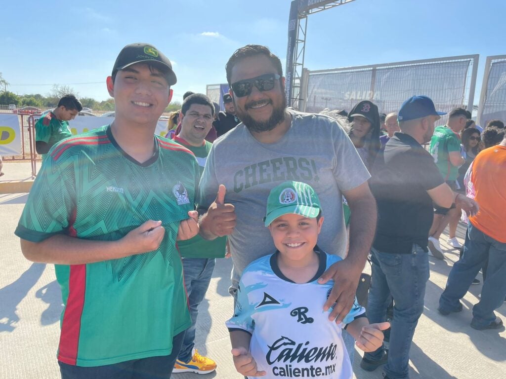 Afición México-Guatemala