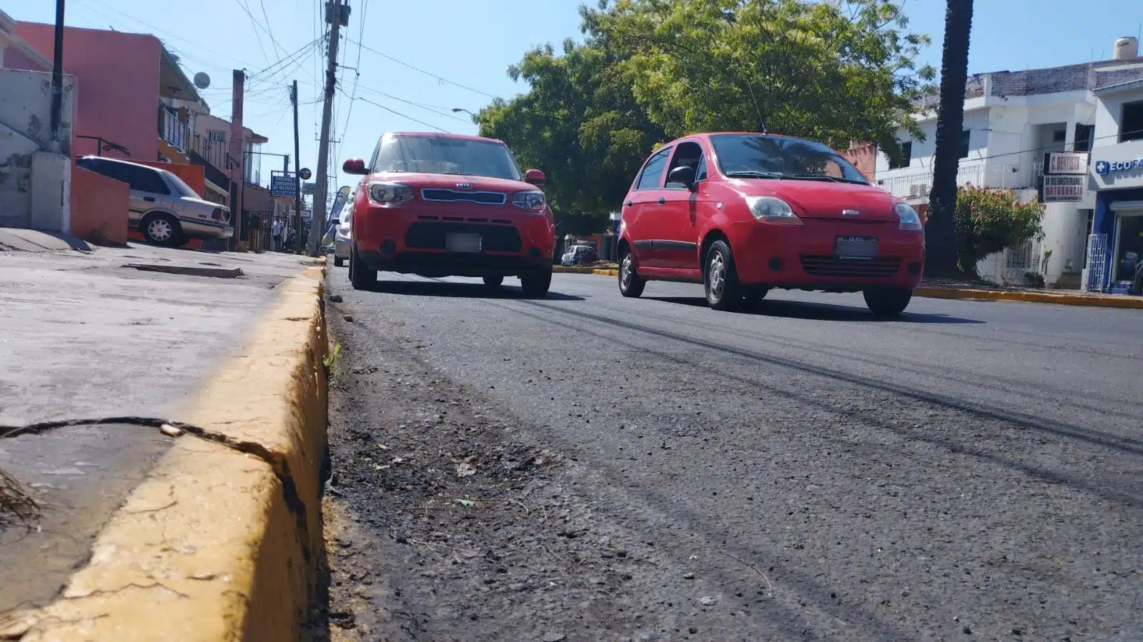 Presidente de Canaco Servitur expone la afectación que provoca la prohibición del estacionamiento en la avenida Insurgentes, Mazatlán