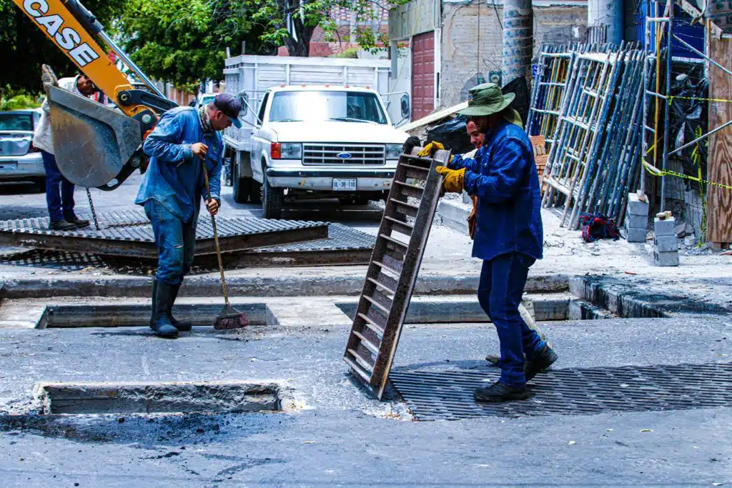 Preparan colector Roosevelt previo a lluvias en Mazatlán; refuerzan limpieza y desazolve